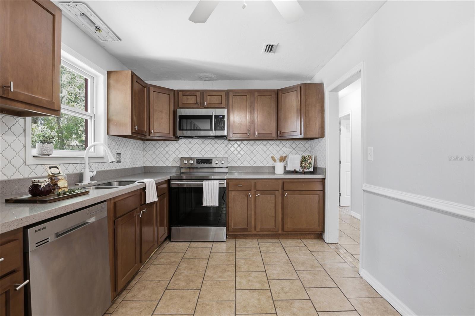 Image 8 of 32 For 3921 14th Terrace