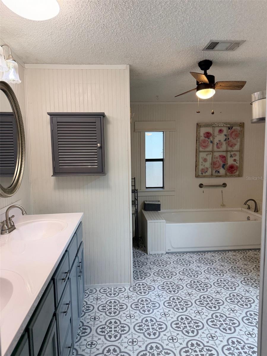 Image 16 of 37 For 14790 72nd Court