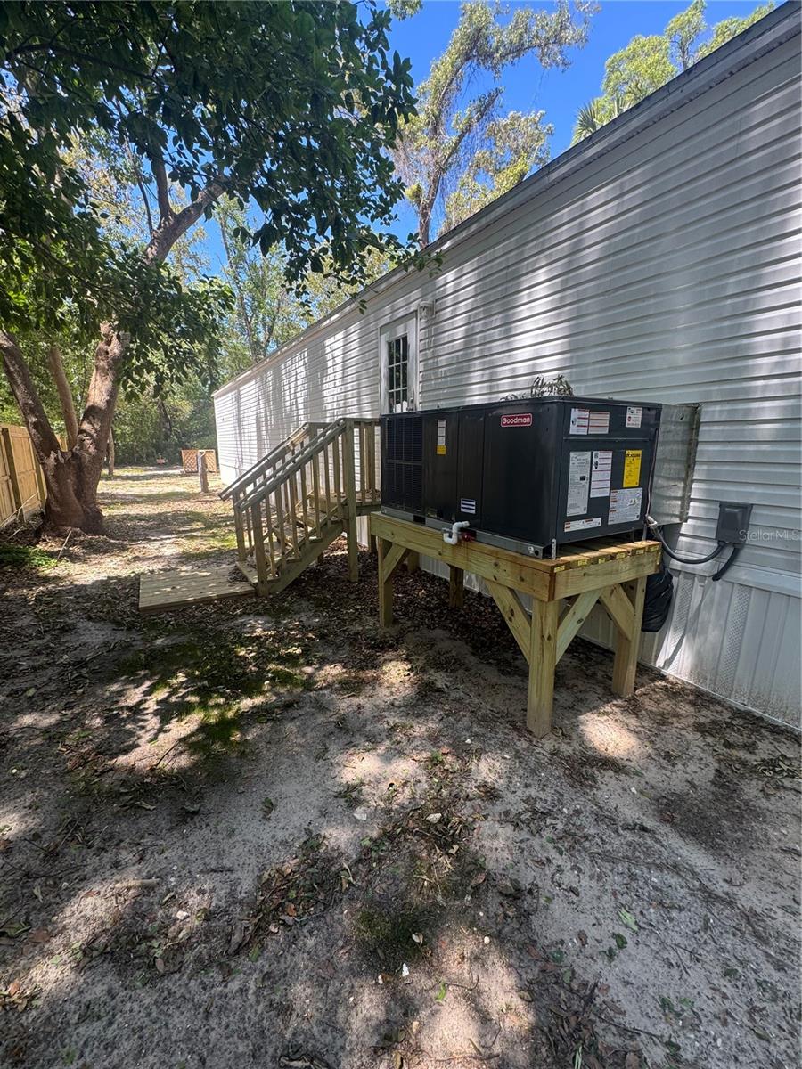 Image 11 of 35 For 8630 82nd Terrace