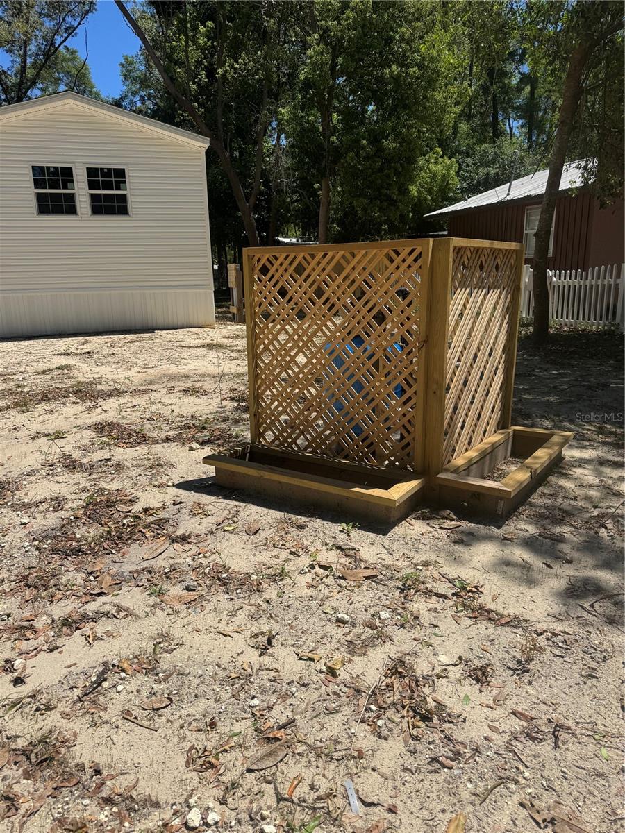 Image 6 of 35 For 8630 82nd Terrace