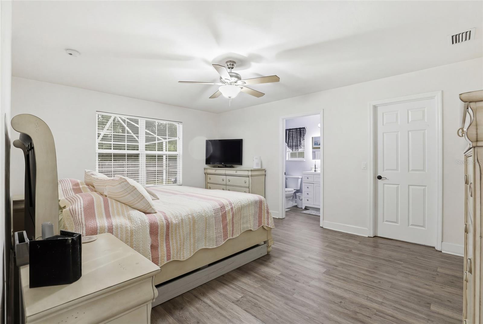 Image 14 of 38 For 17583 234th Terrace