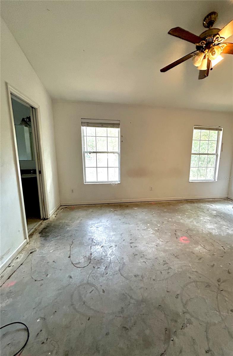 Image 17 of 29 For 25330 Sw 20th Ave