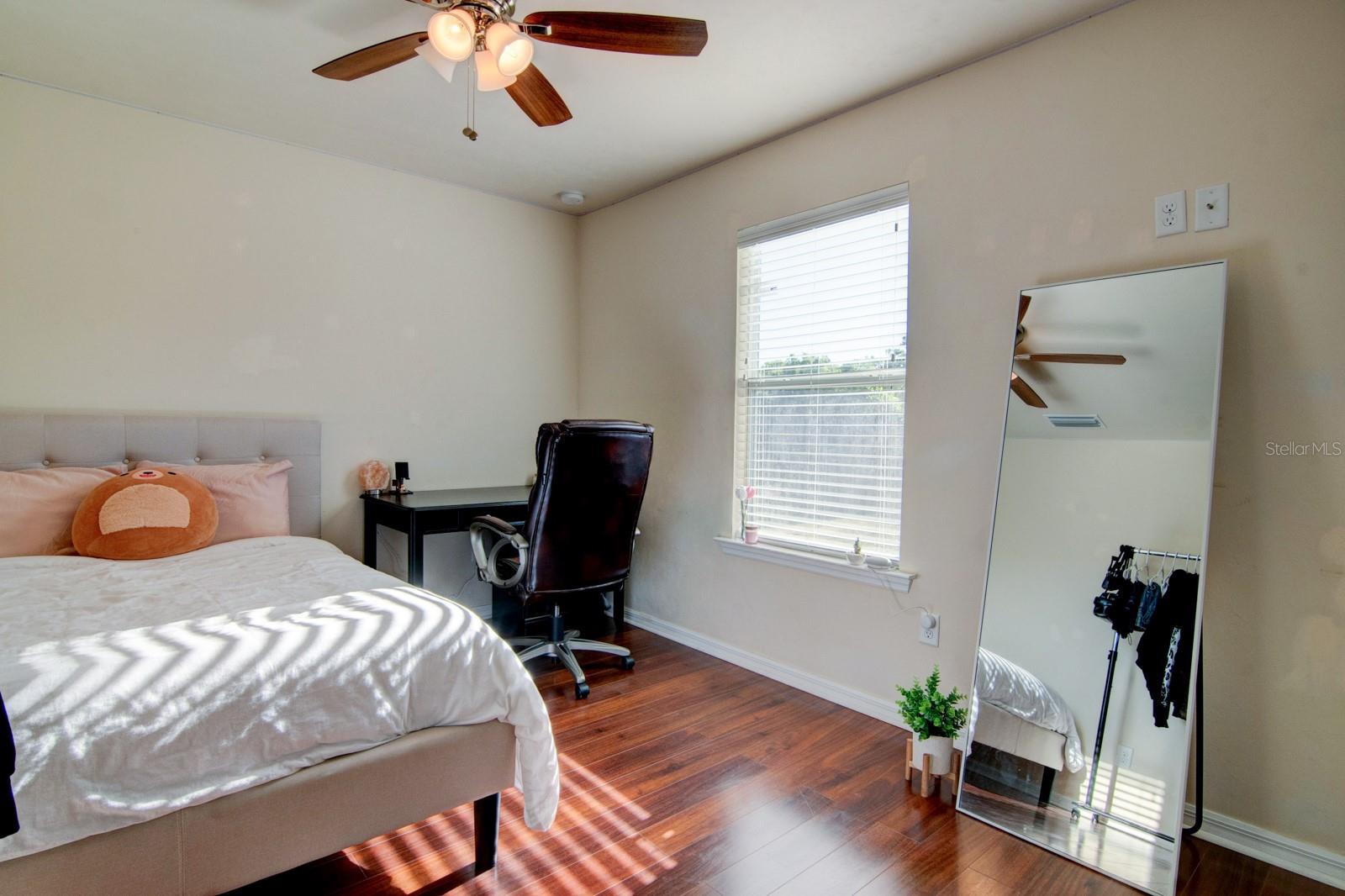 Image 18 of 23 For 15572 136th Terrace
