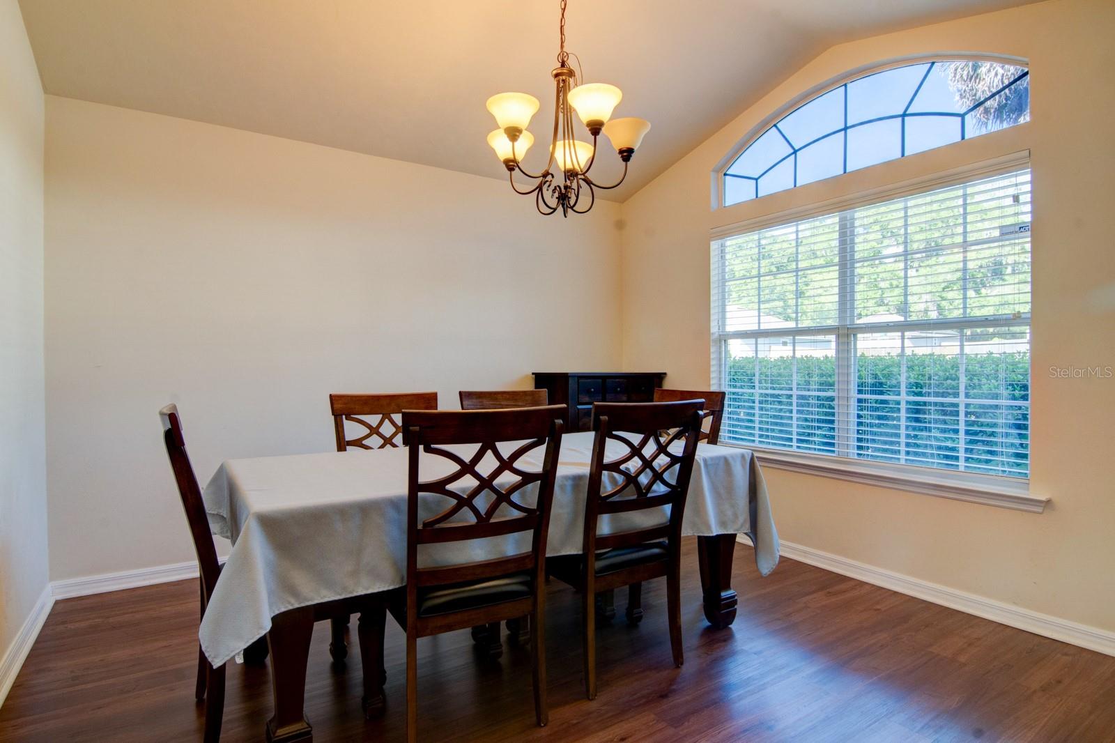 Image 4 of 23 For 15572 136th Terrace