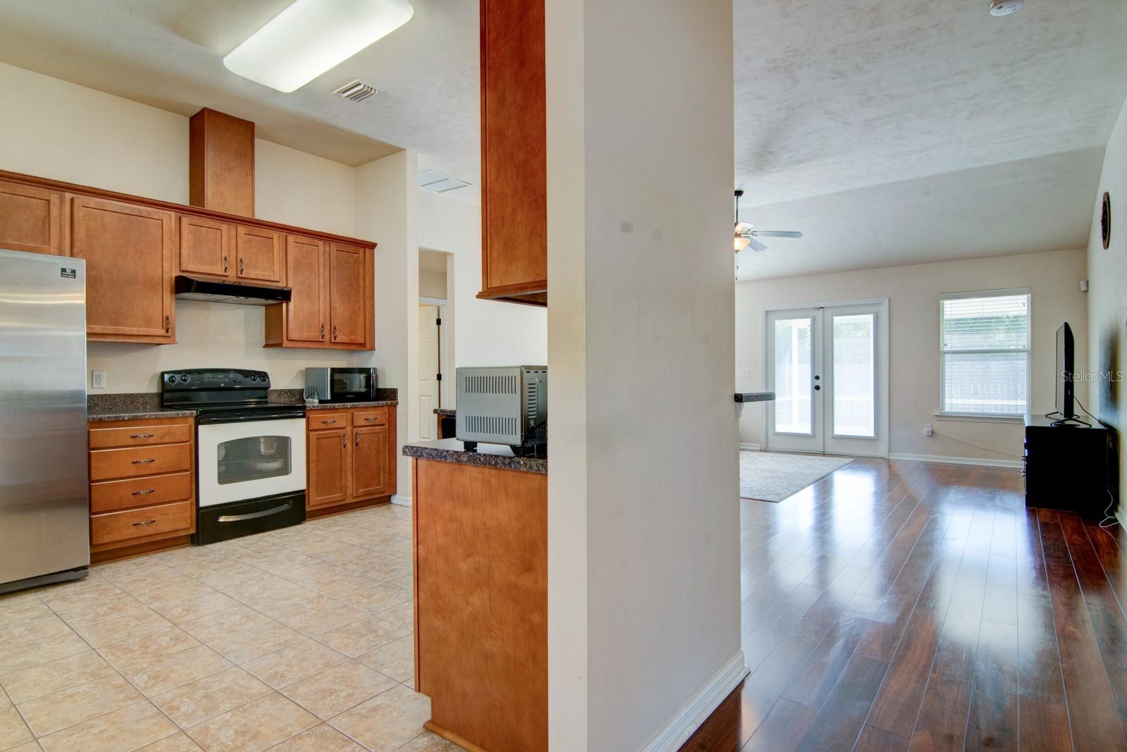 Image 5 of 23 For 15572 136th Terrace
