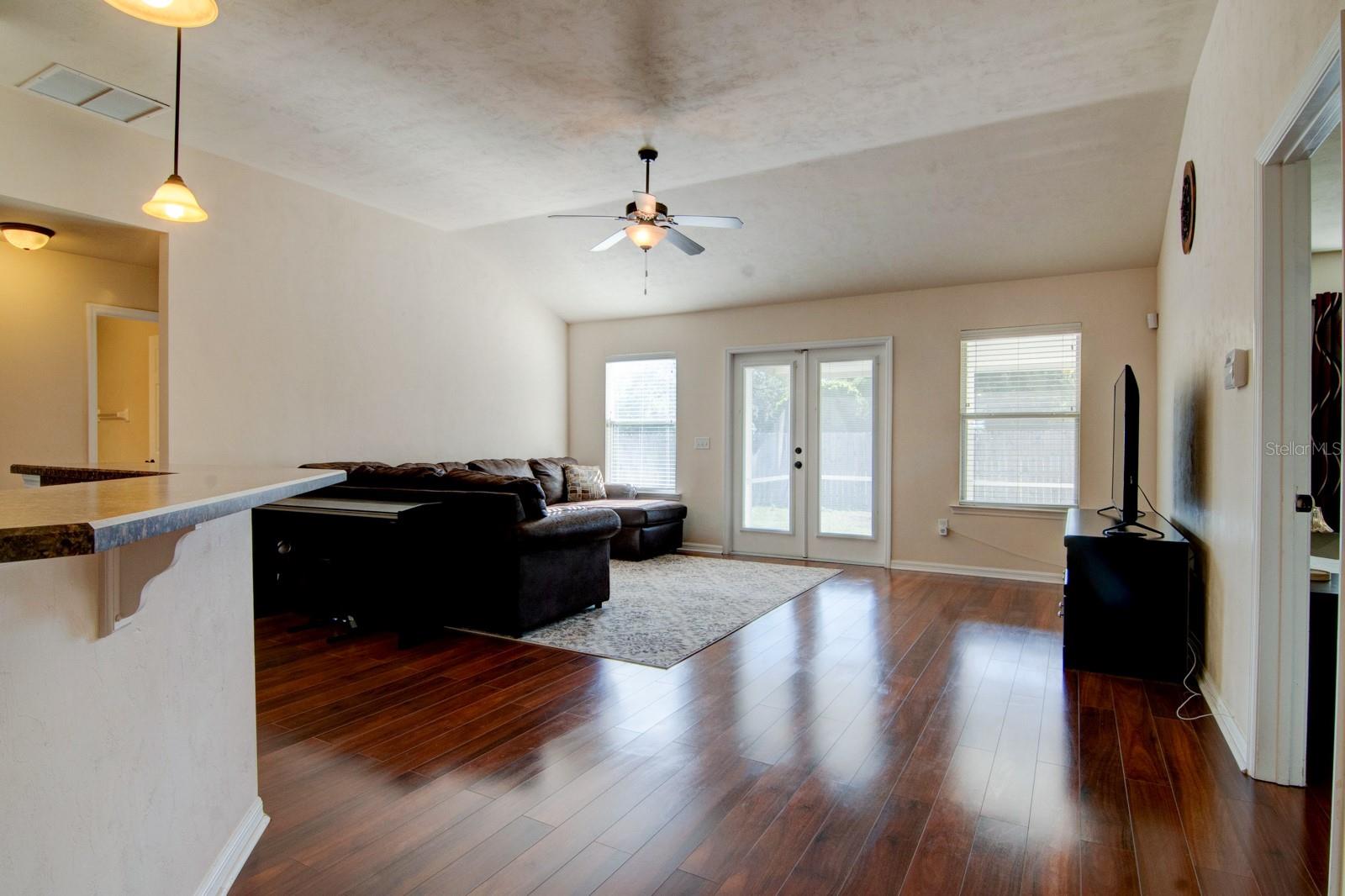 Image 6 of 23 For 15572 136th Terrace