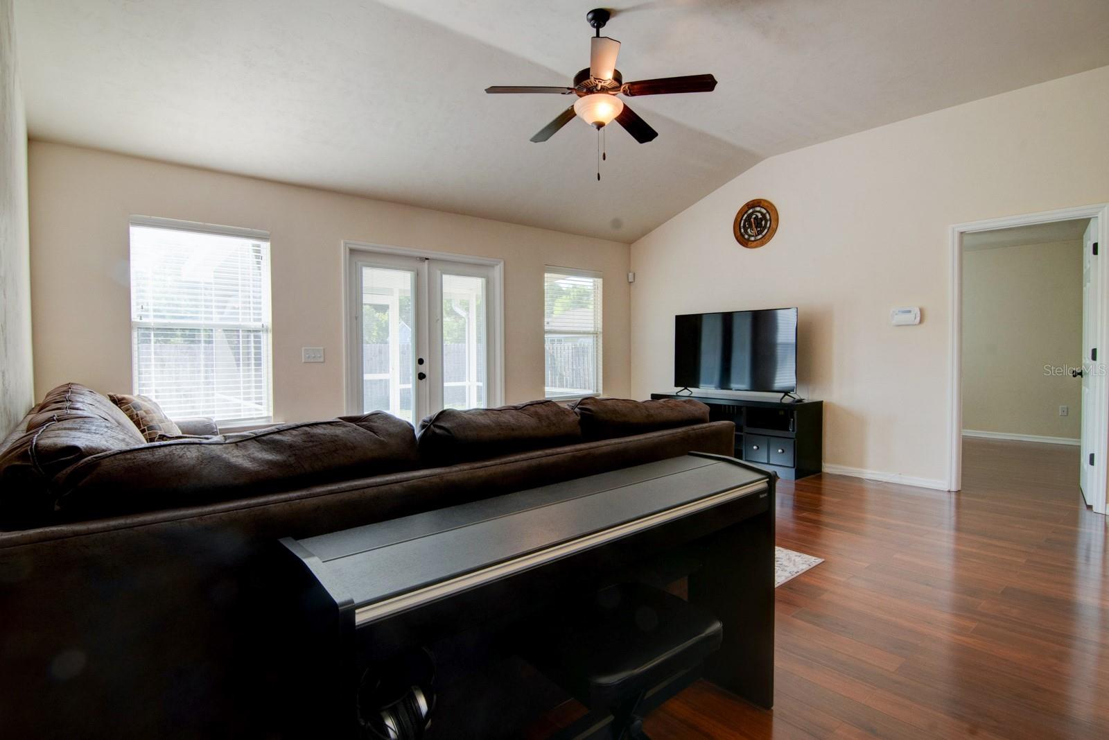 Image 7 of 23 For 15572 136th Terrace