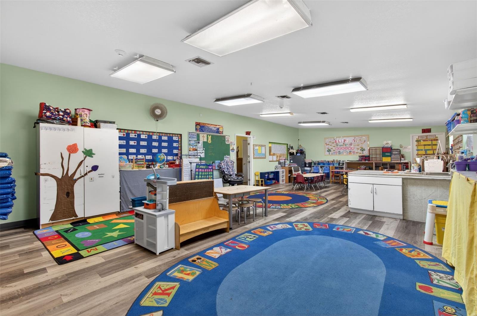 Image 18 of 32 For 951 Hathaway Avenue