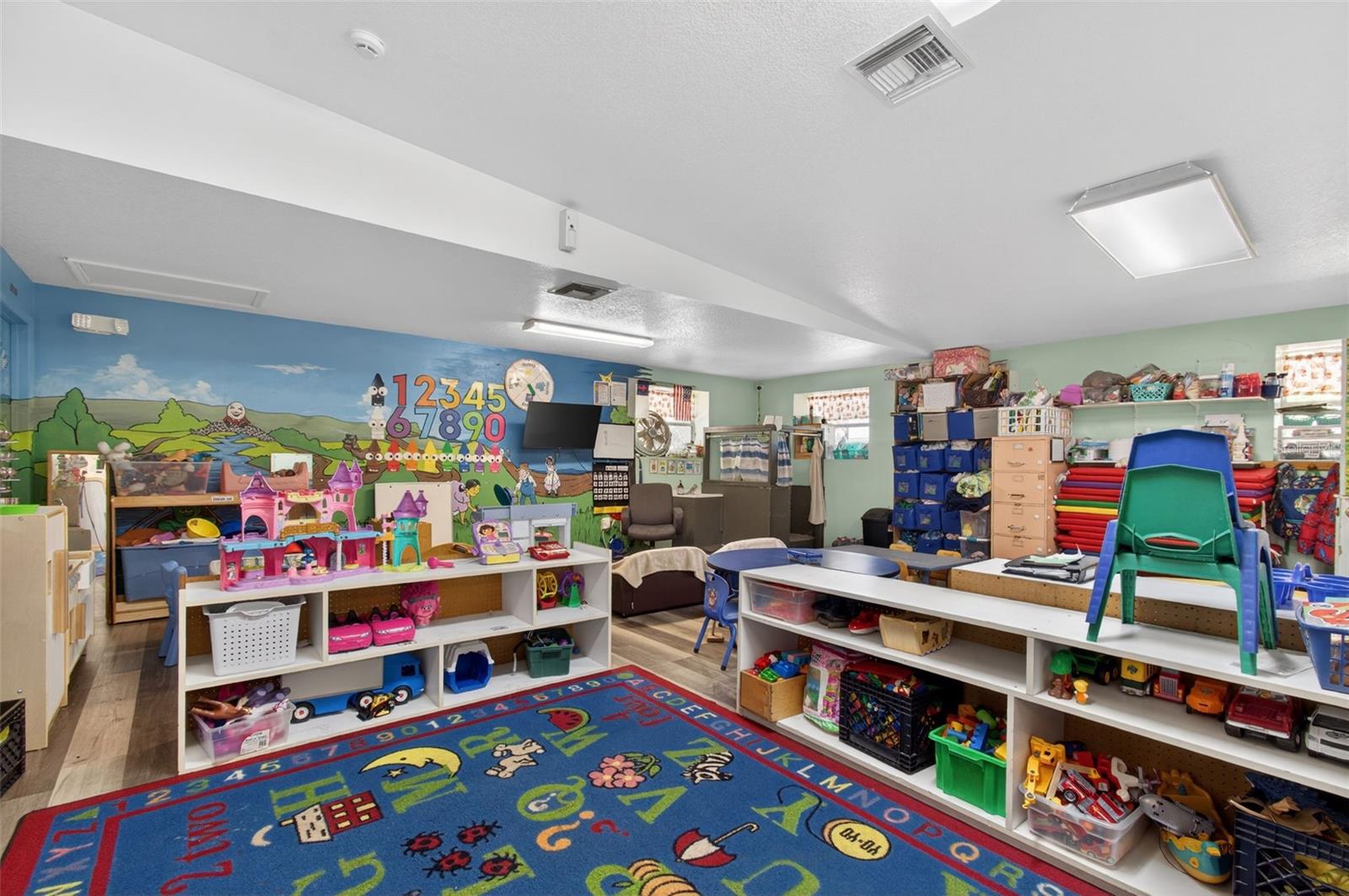 Image 23 of 32 For 951 Hathaway Avenue