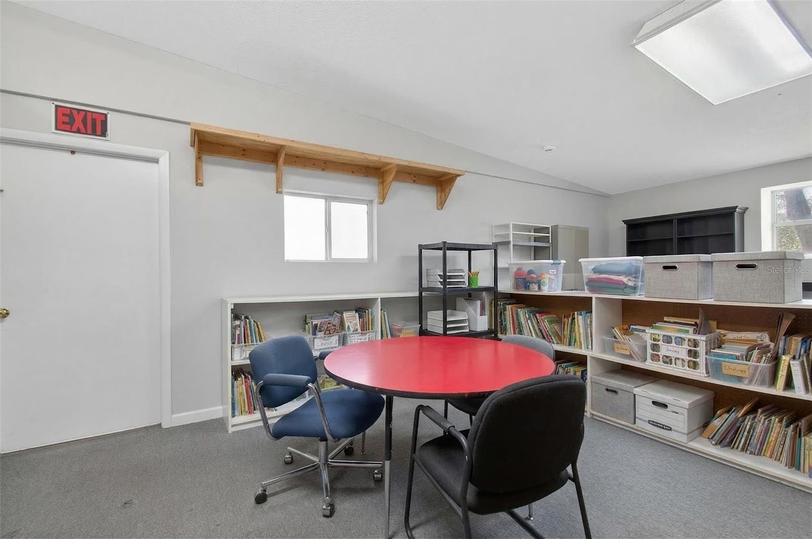 Image 29 of 32 For 951 Hathaway Avenue