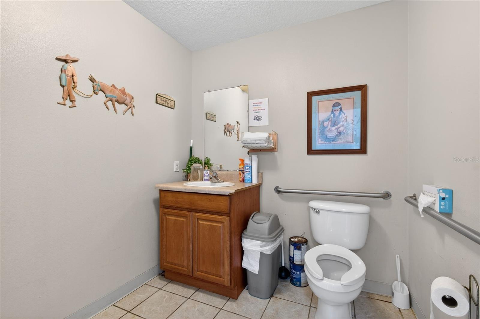 Image 5 of 32 For 951 Hathaway Avenue