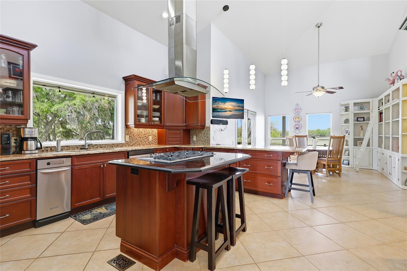 Image 13 of 66 For 1042 Woodland Avenue