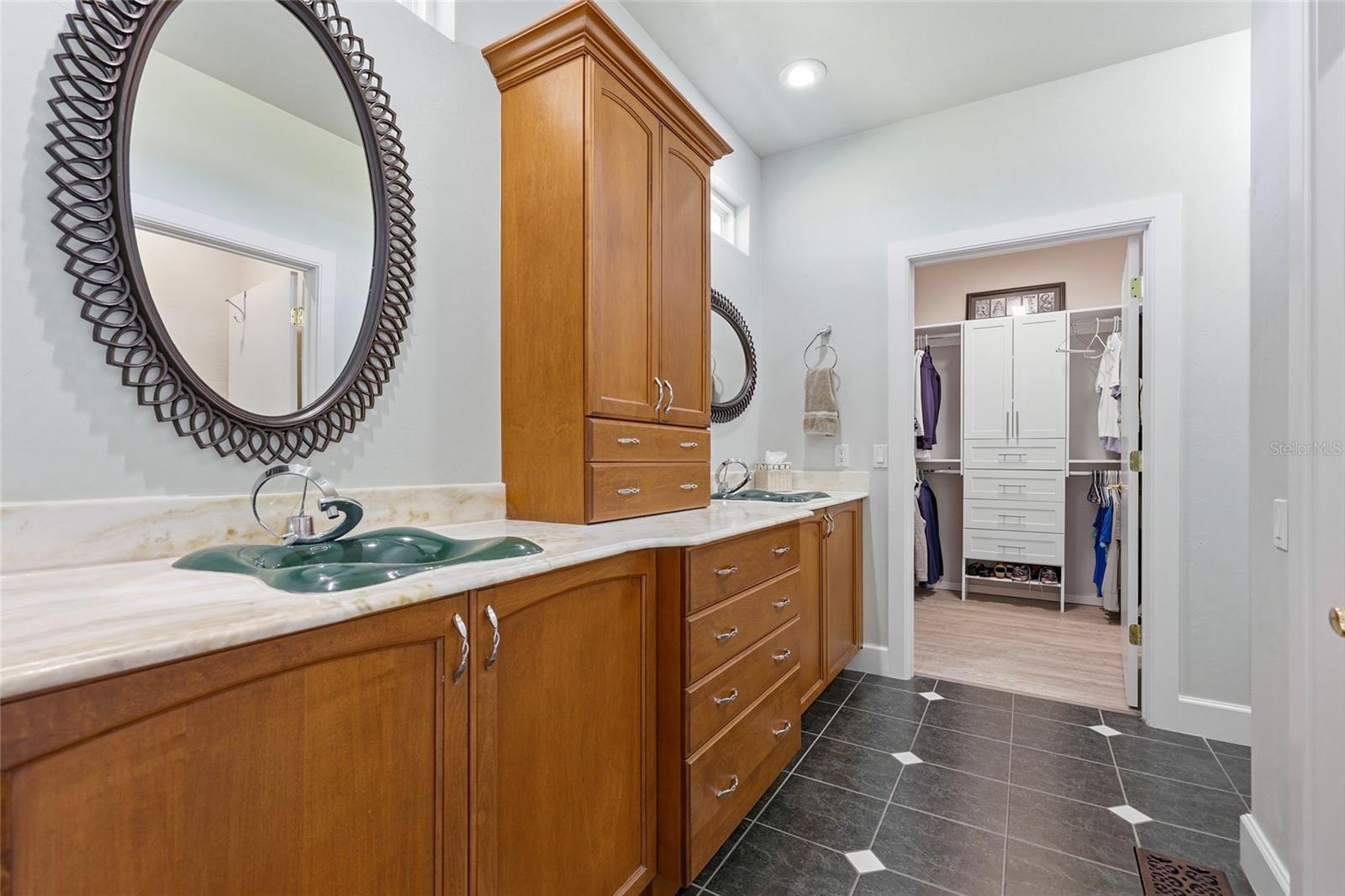 Image 28 of 66 For 1042 Woodland Avenue