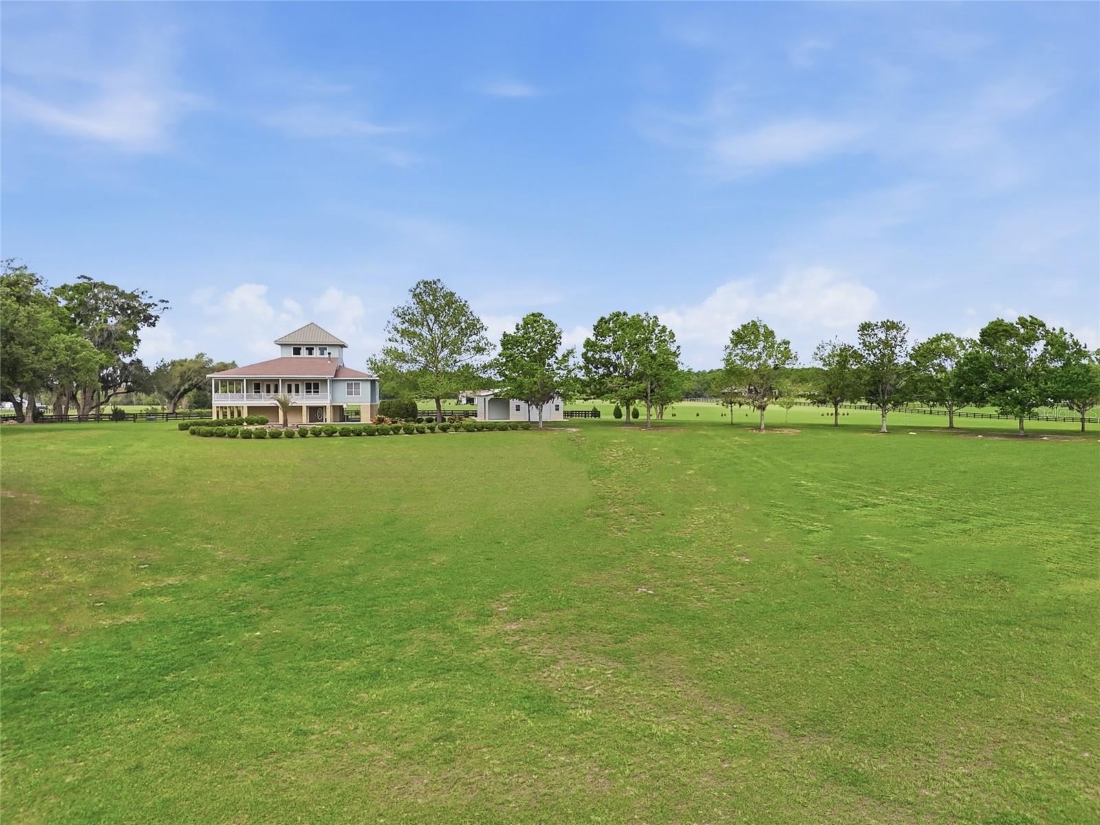 Image 3 of 66 For 1042 Woodland Avenue