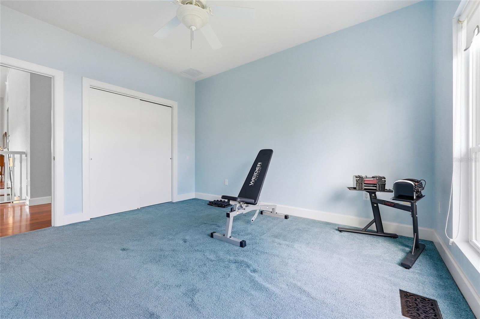 Image 36 of 66 For 1042 Woodland Avenue