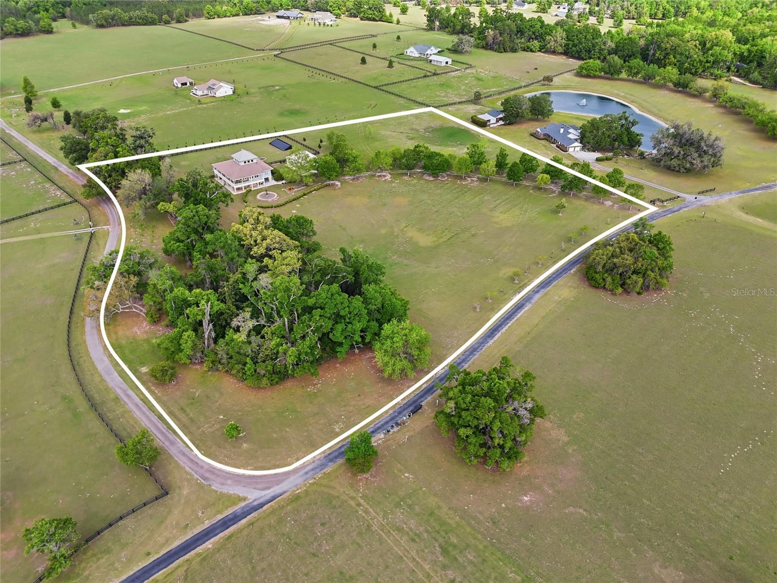 Image 5 of 66 For 1042 Woodland Avenue