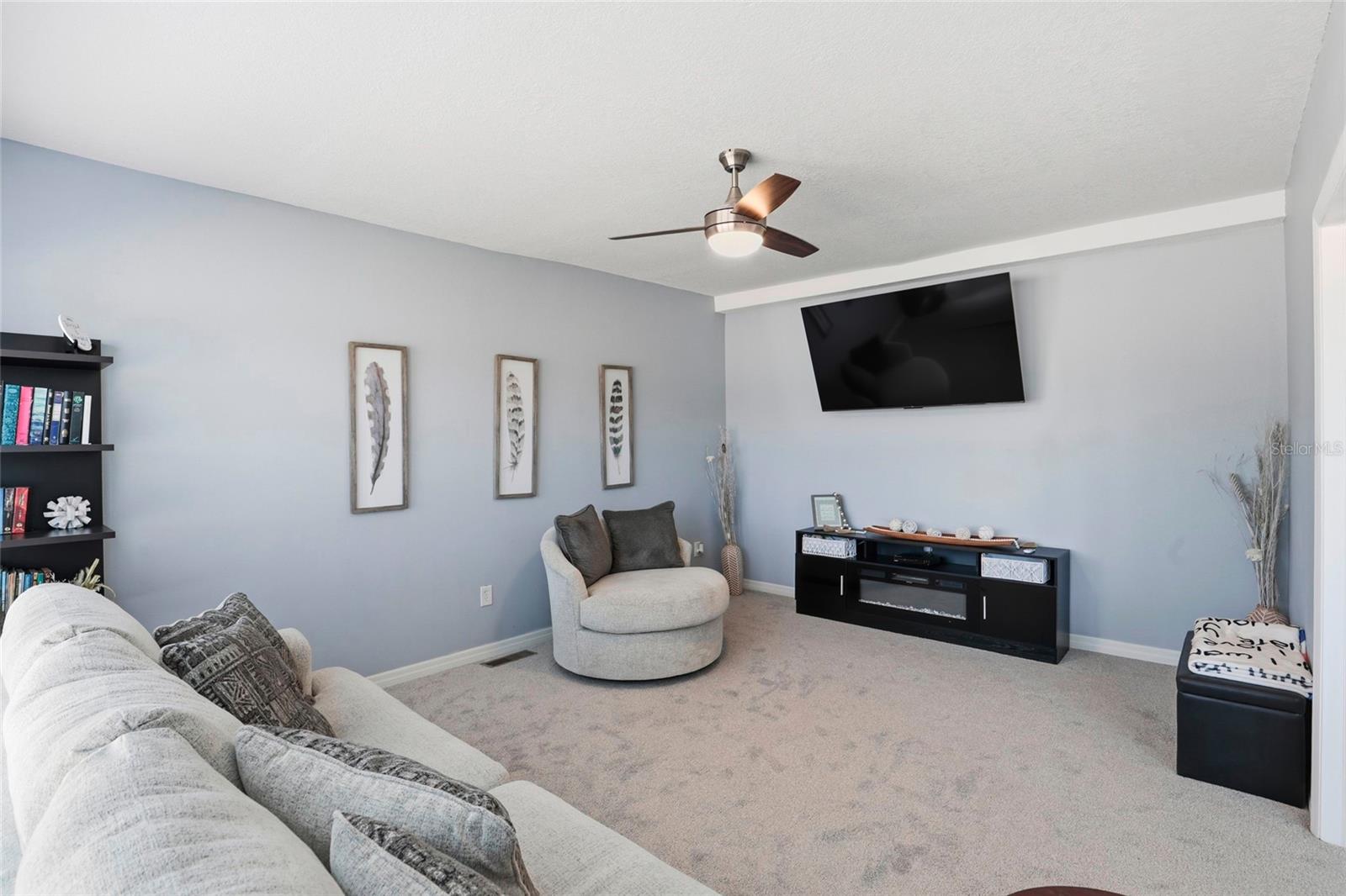 Image 23 of 60 For 952 Galilee Loop