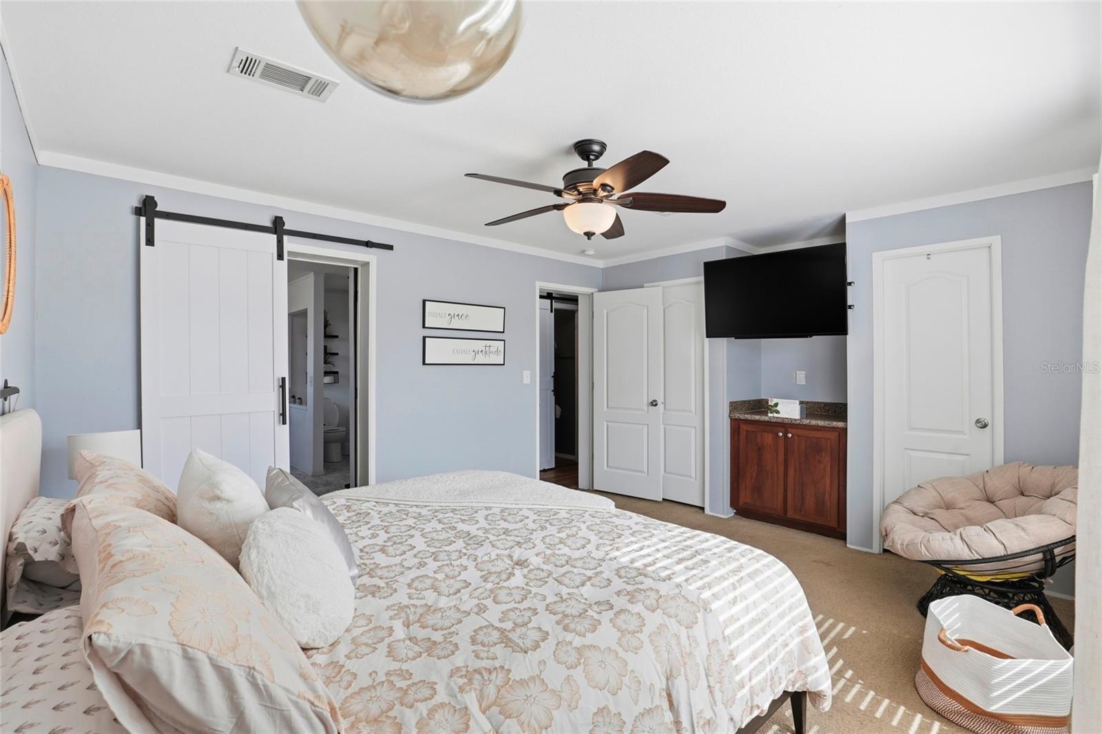 Image 32 of 60 For 952 Galilee Loop