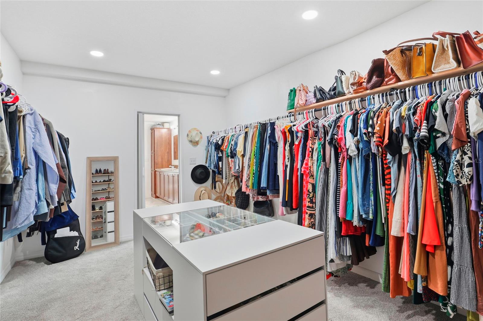 Image 37 of 60 For 952 Galilee Loop