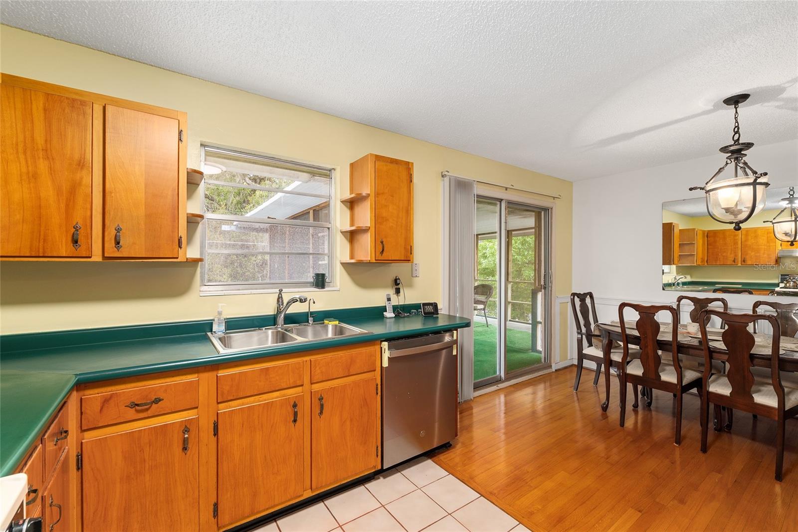 Image 15 of 57 For 505 37th Place