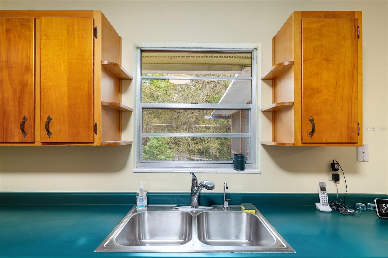 Image 16 of 57 For 505 37th Place