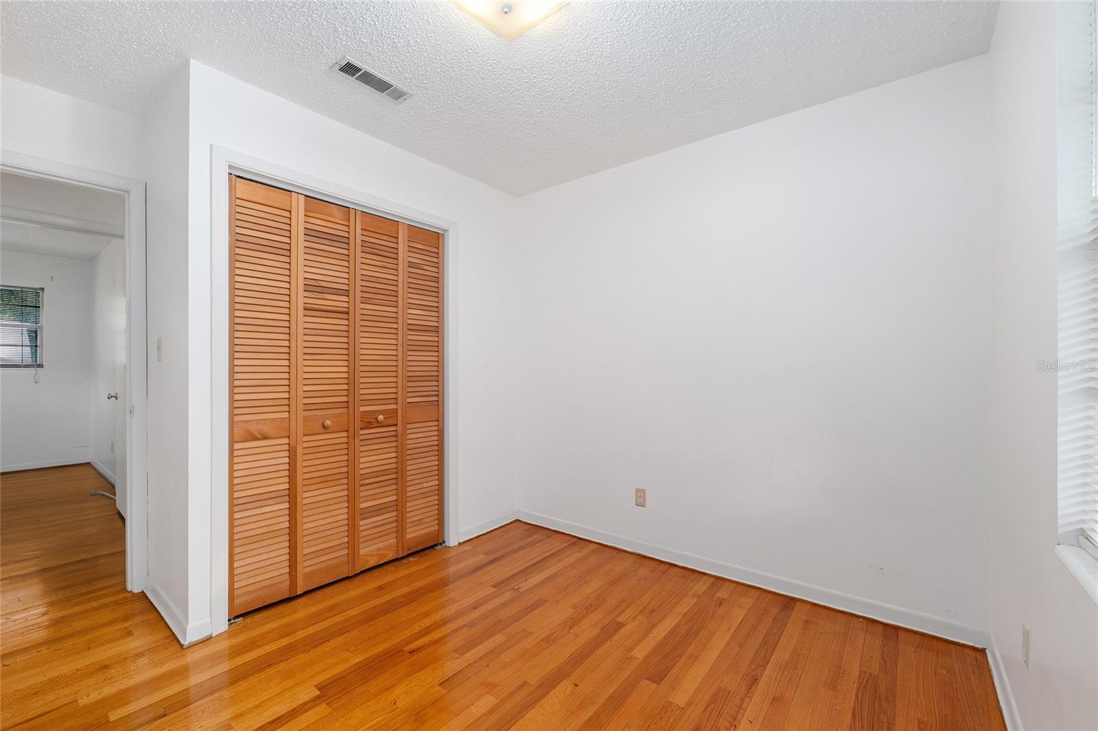 Image 25 of 57 For 505 37th Place