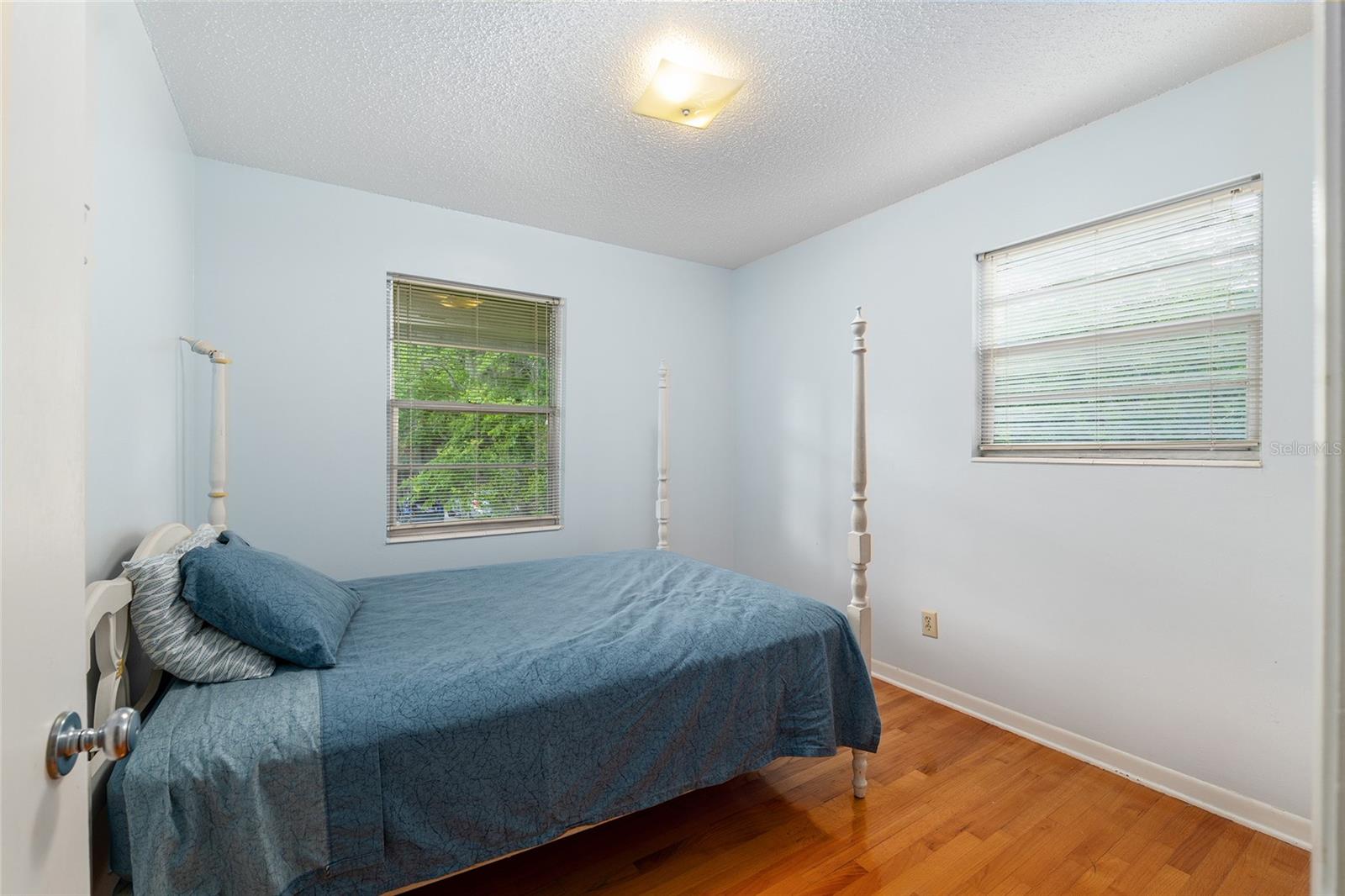 Image 26 of 57 For 505 37th Place