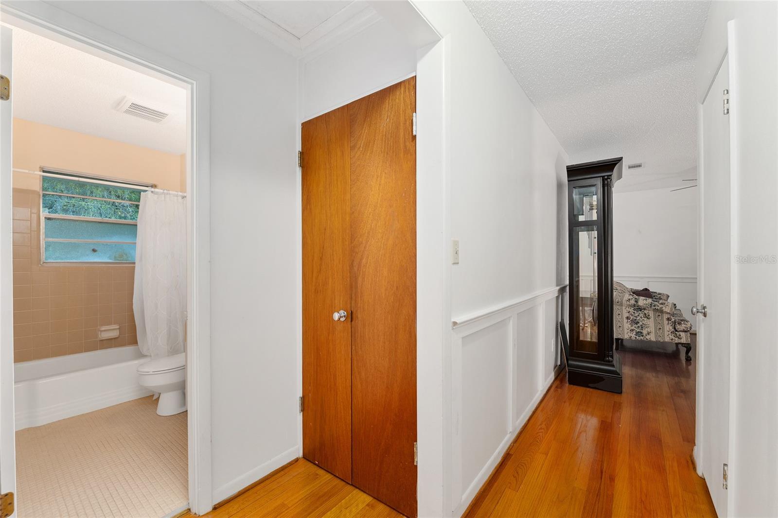 Image 28 of 57 For 505 37th Place