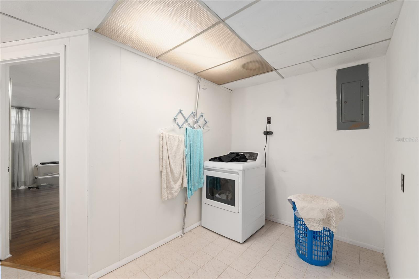 Image 32 of 57 For 505 37th Place