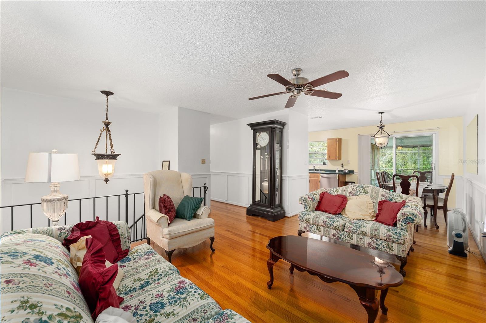 Image 6 of 57 For 505 37th Place