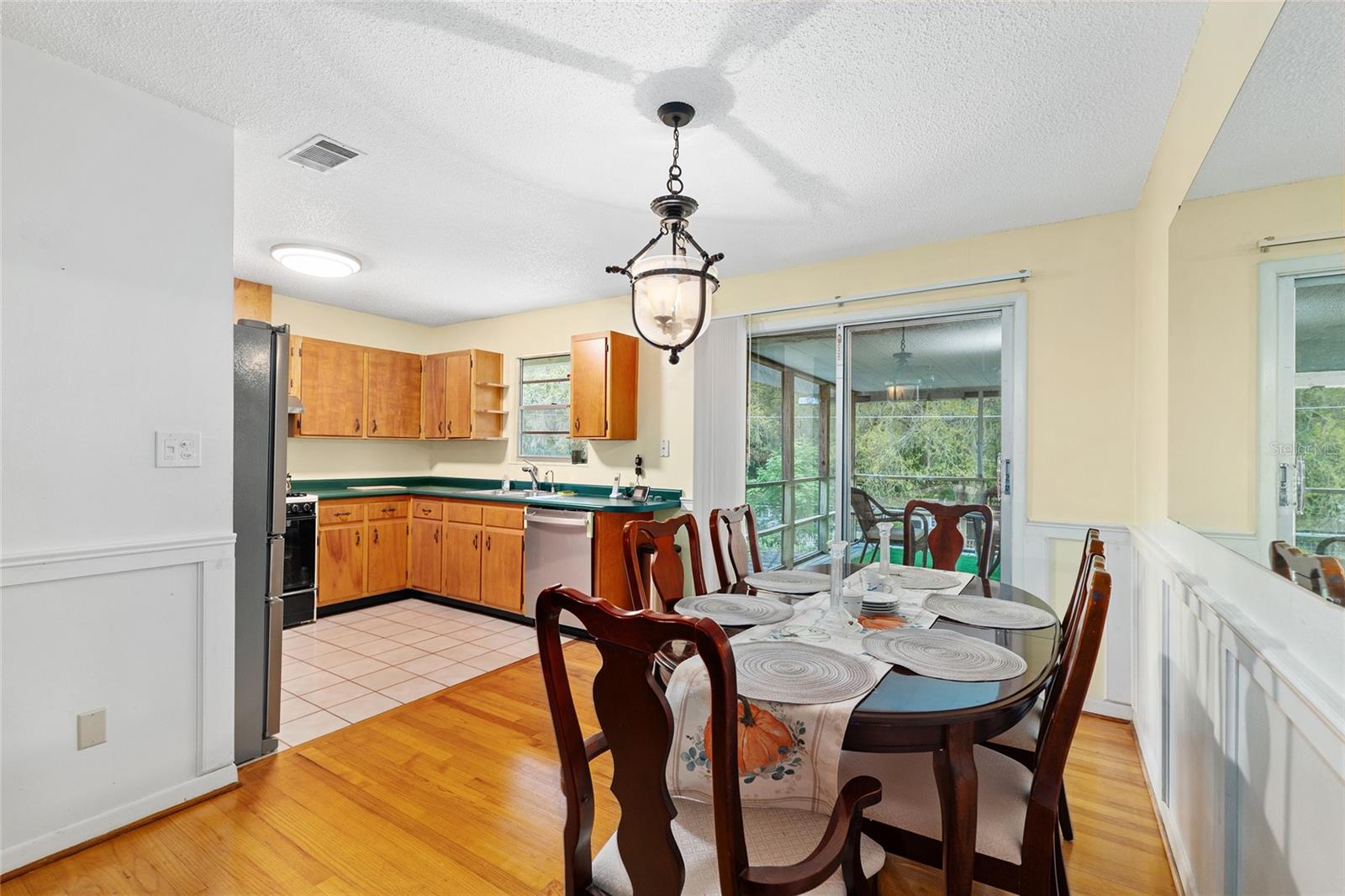 Image 9 of 57 For 505 37th Place