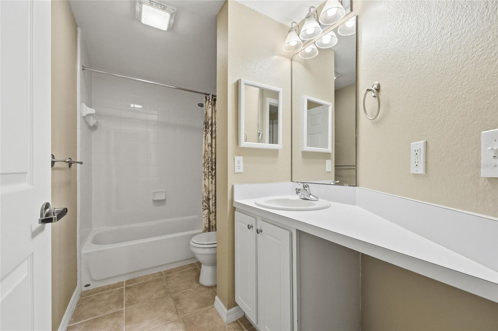 Image 17 of 31 For 9172 52nd Road 103