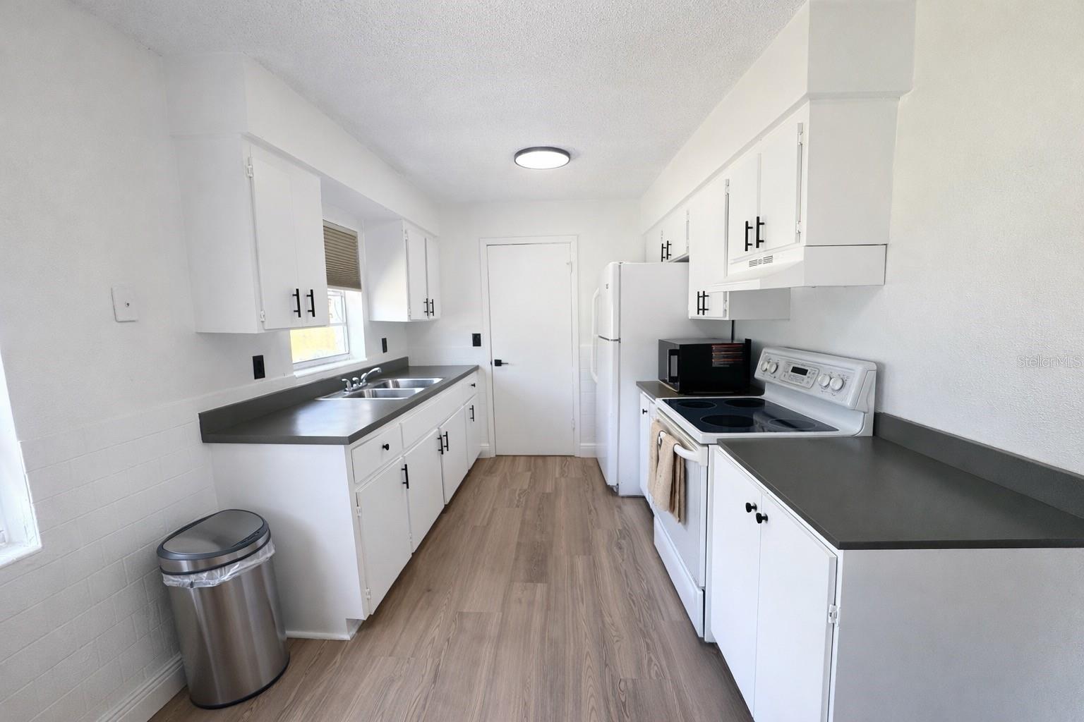 Image 12 of 28 For 1004 Booker Avenue