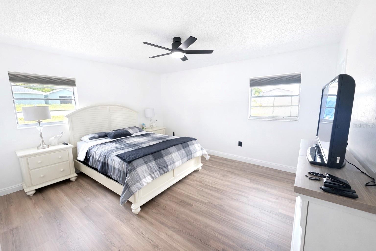 Image 25 of 28 For 1004 Booker Avenue