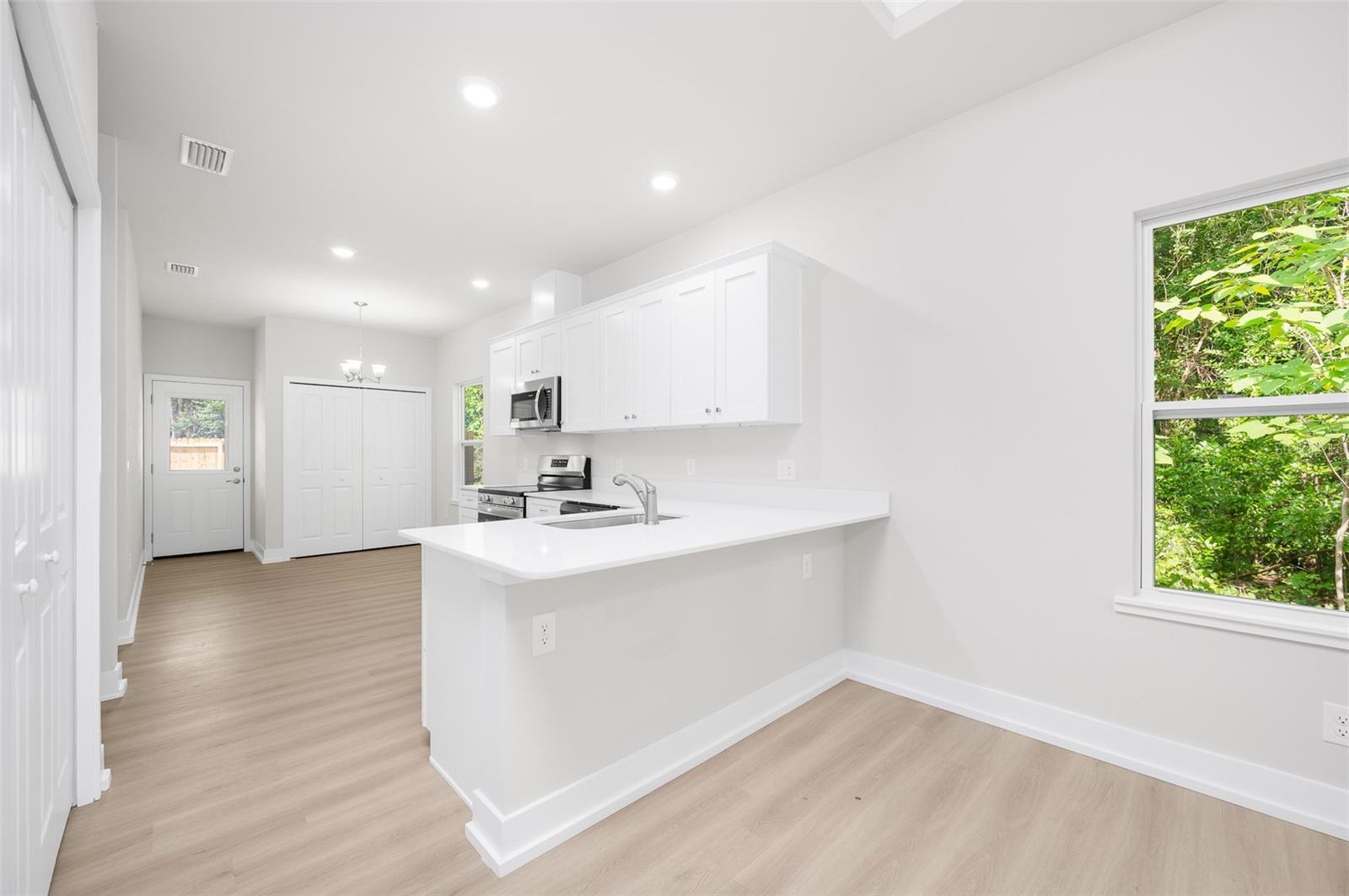 Image 4 of 15 For 8572 39th Circle