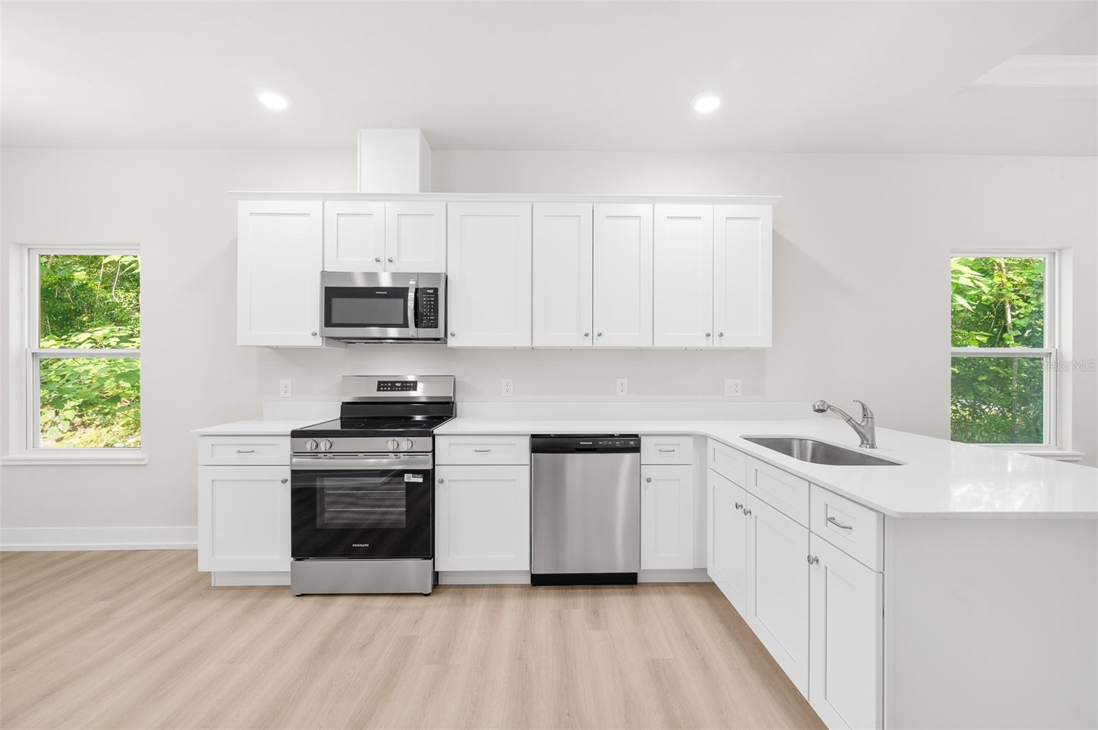 Image 5 of 15 For 8572 39th Circle