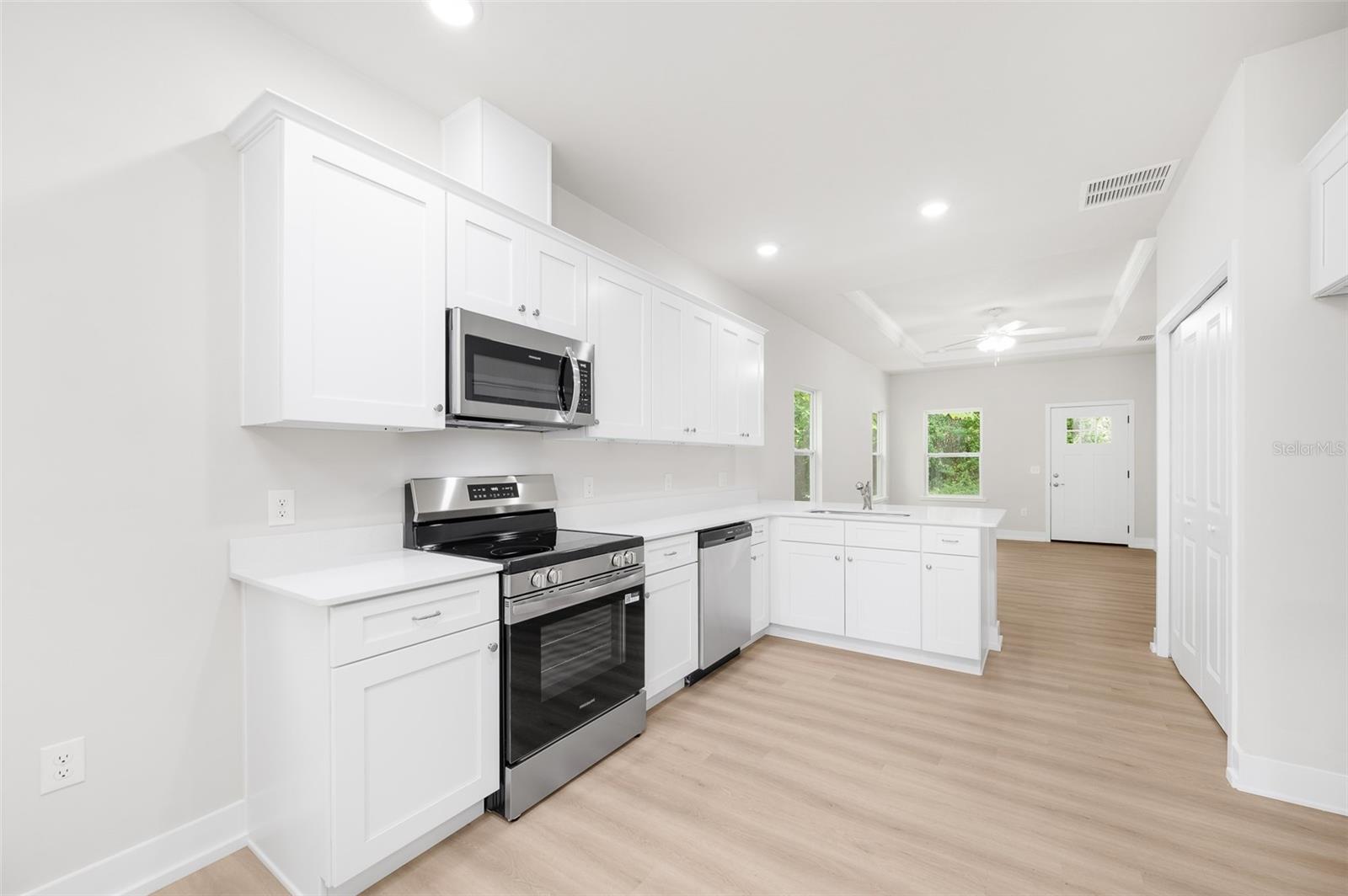 Image 6 of 15 For 8572 39th Circle