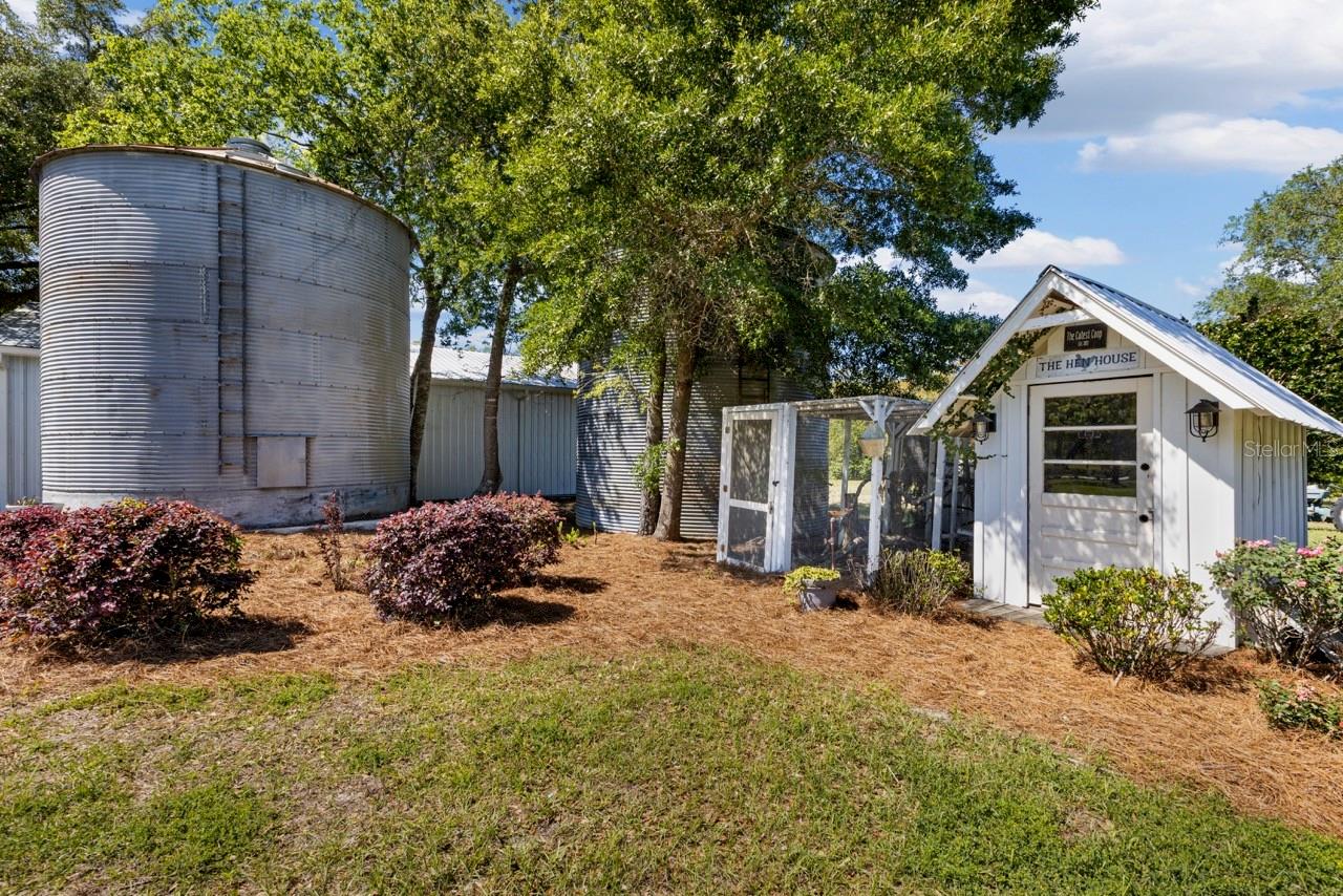 Image 11 of 97 For 4821 53rd Terrace