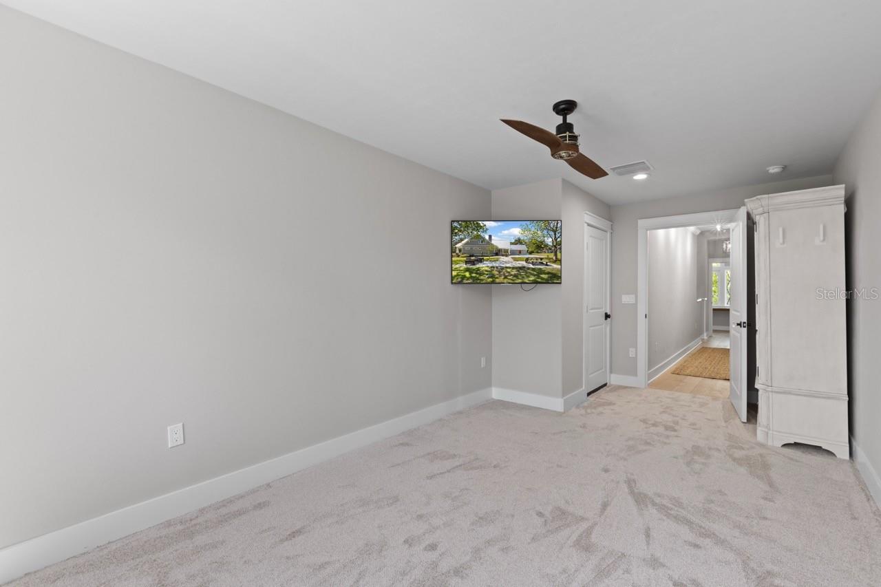 Image 68 of 97 For 4821 53rd Terrace