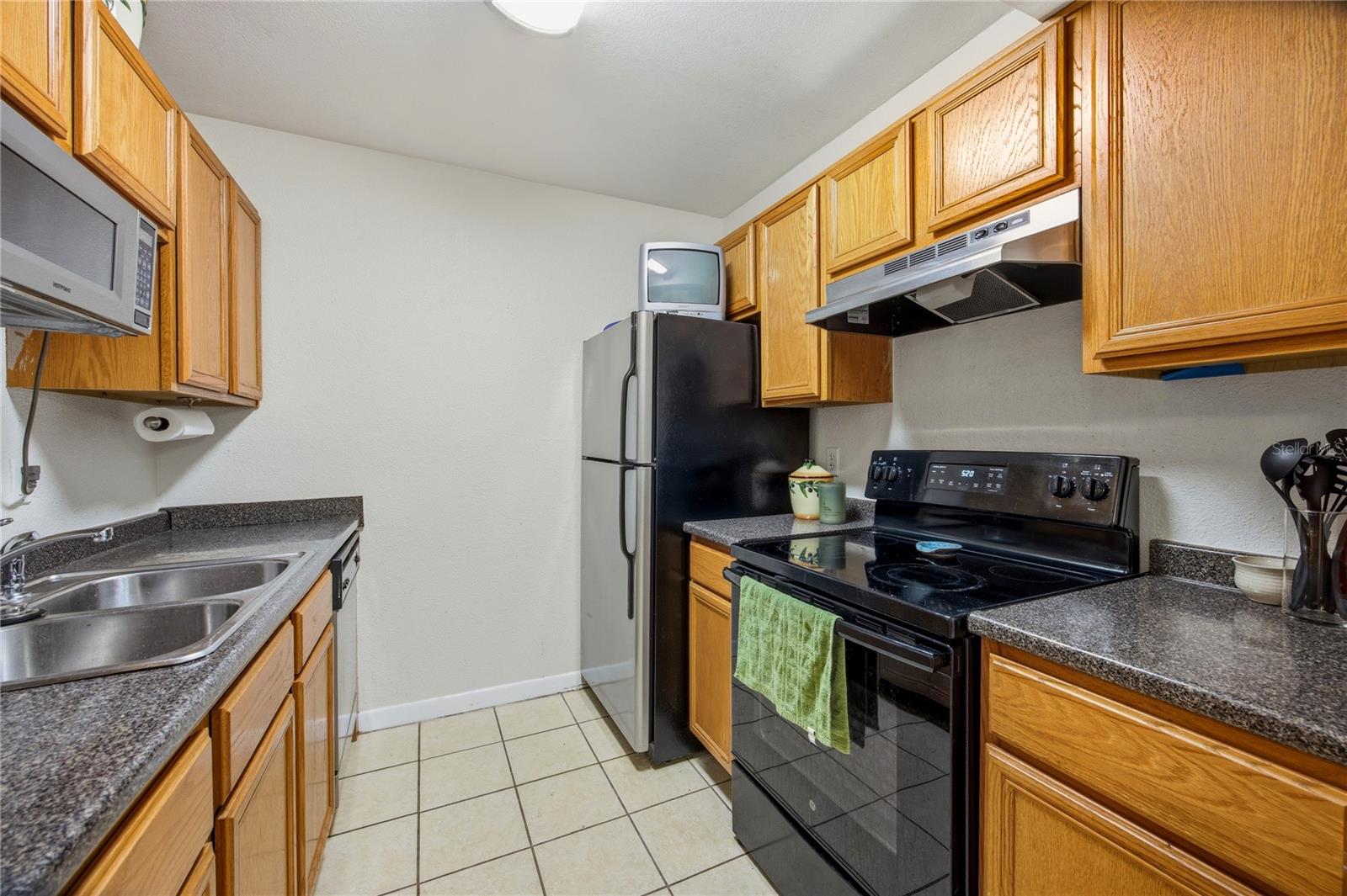 Image 13 of 41 For 507 39th Road 114