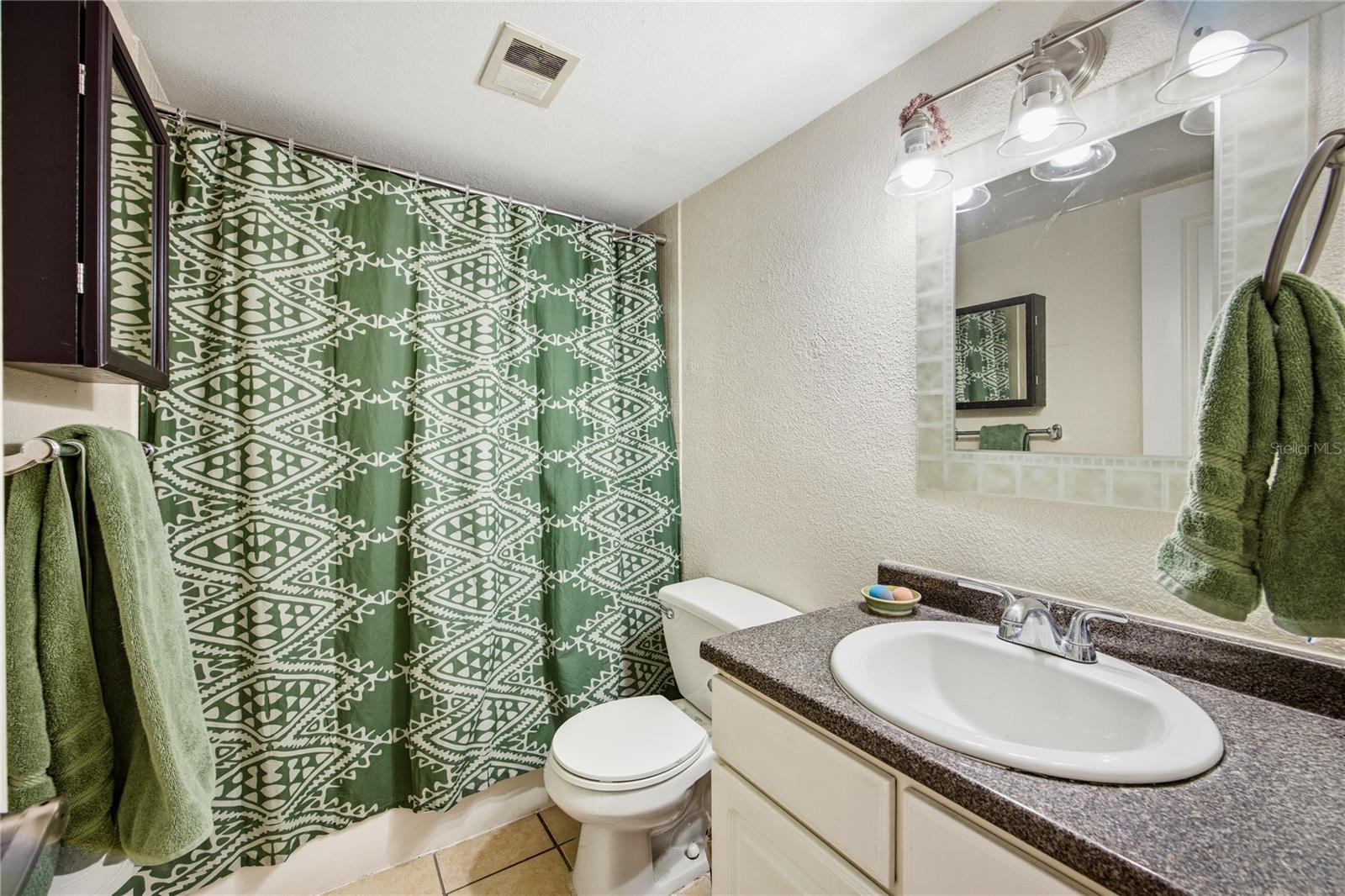 Image 15 of 41 For 507 39th Road 114