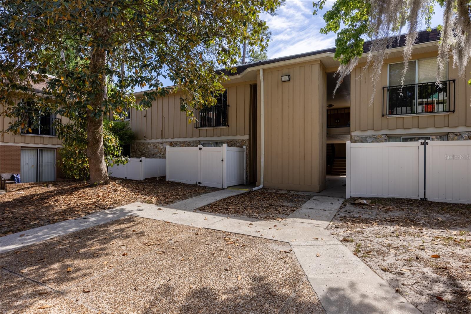 Image 25 of 41 For 507 39th Road 114