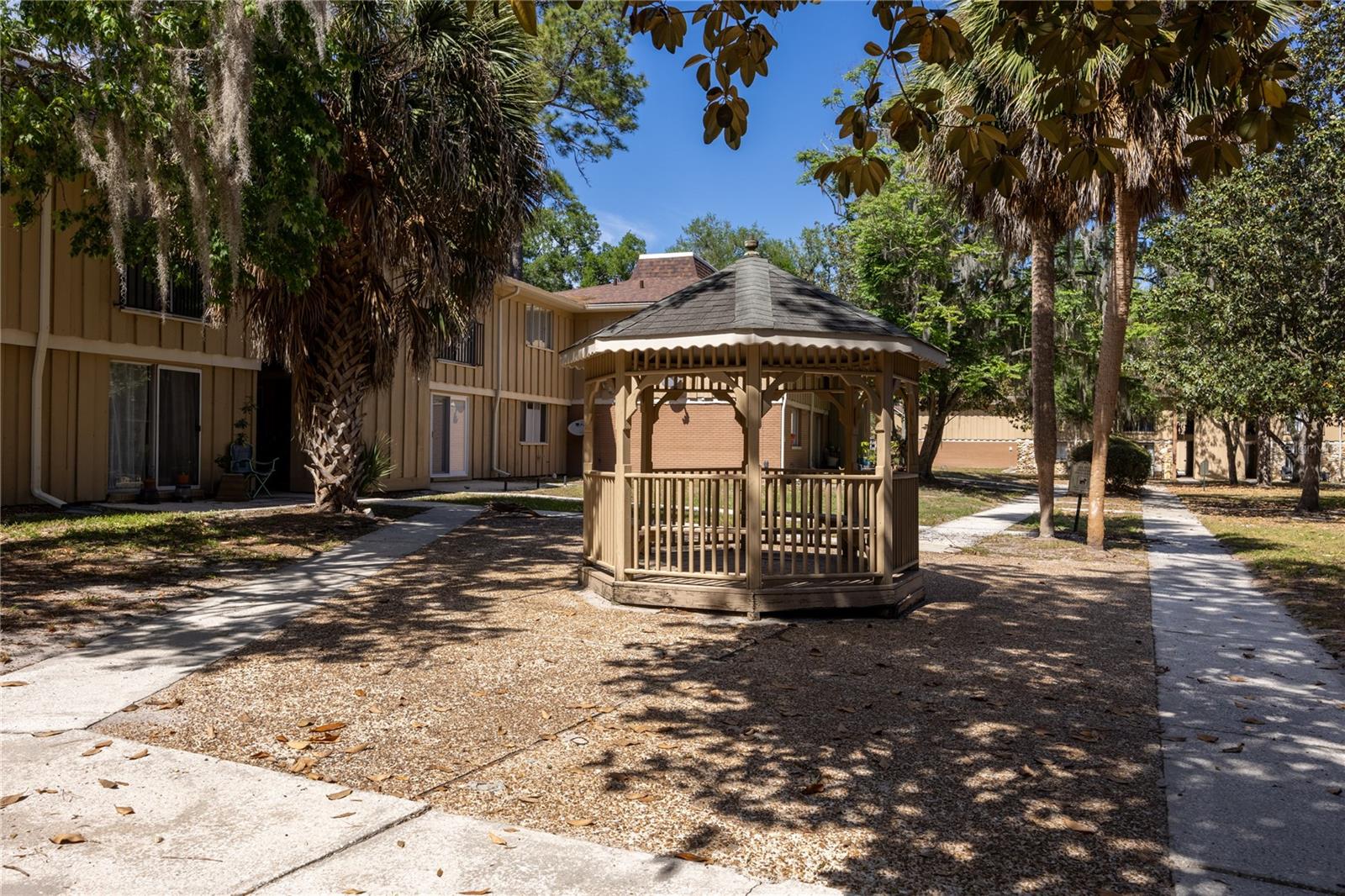 Image 27 of 41 For 507 39th Road 114