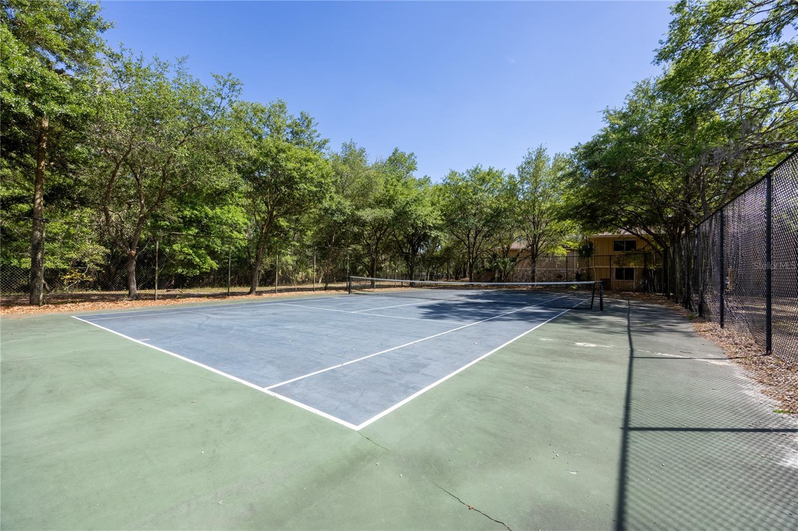 Image 33 of 41 For 507 39th Road 114