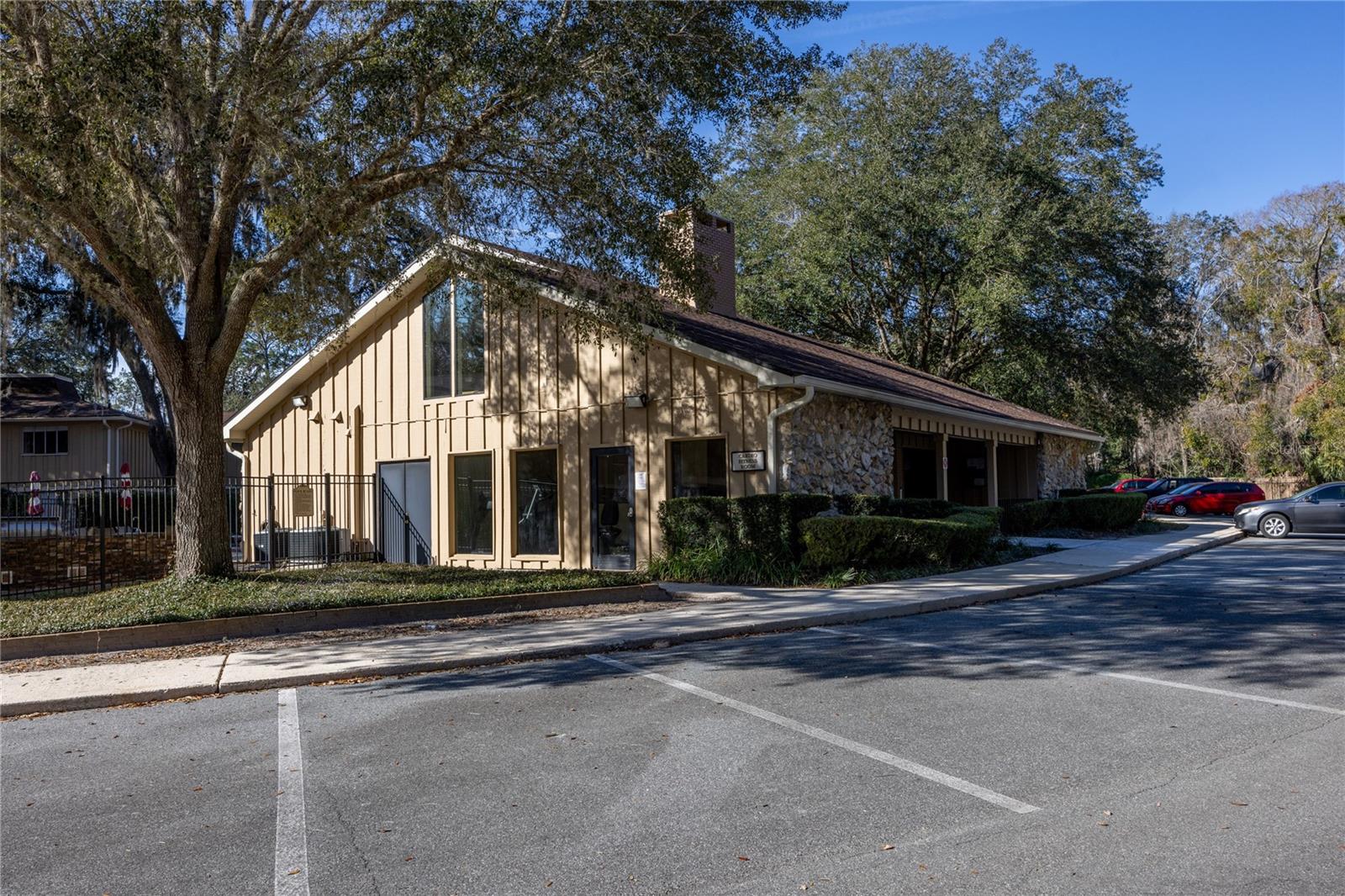 Image 35 of 41 For 507 39th Road 114