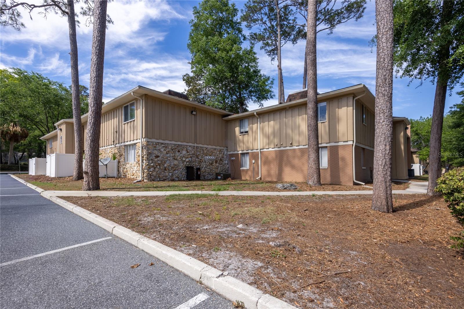 Image 39 of 41 For 507 39th Road 114