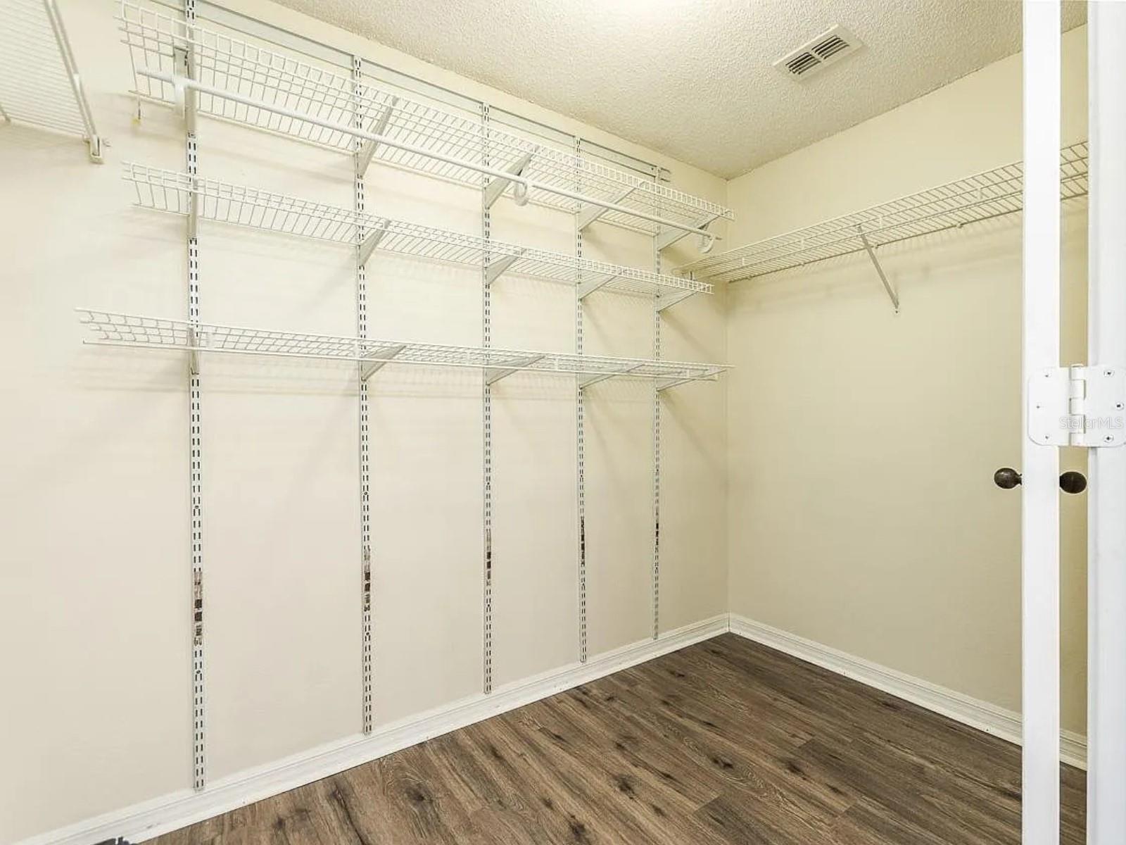 Image 11 of 19 For 10000 52nd Avenue 99