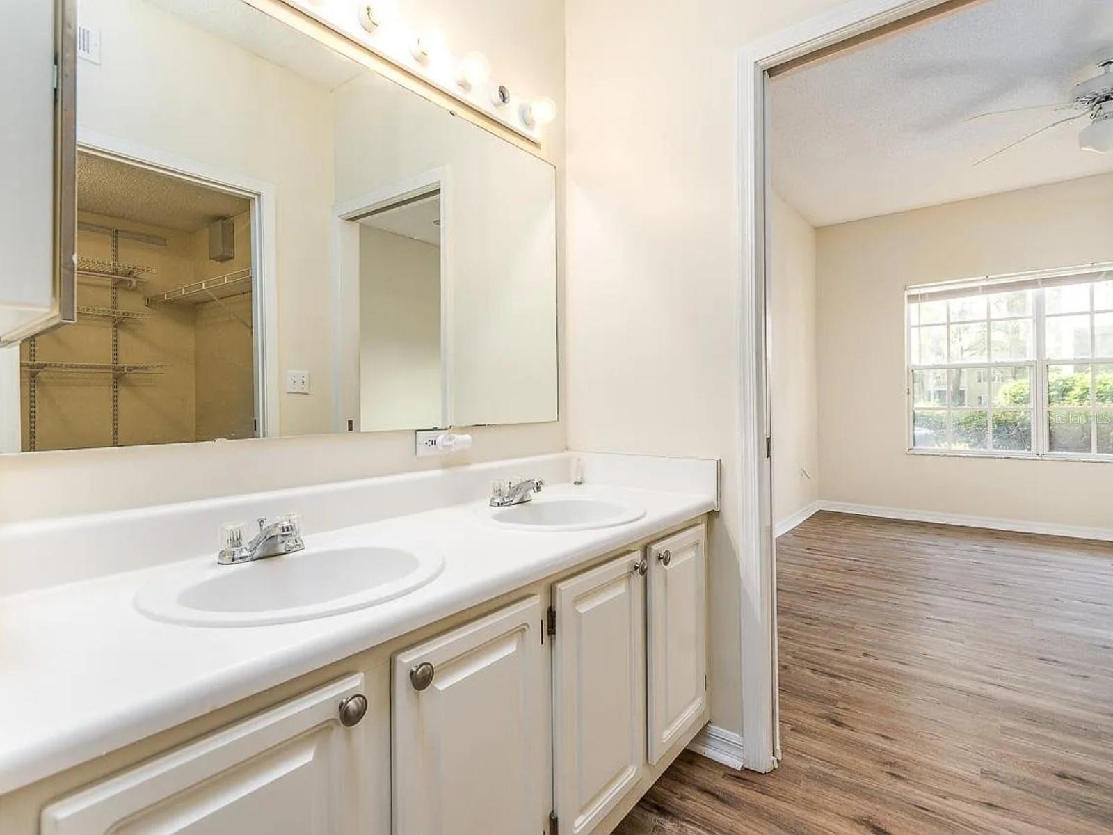 Image 14 of 19 For 10000 52nd Avenue 99