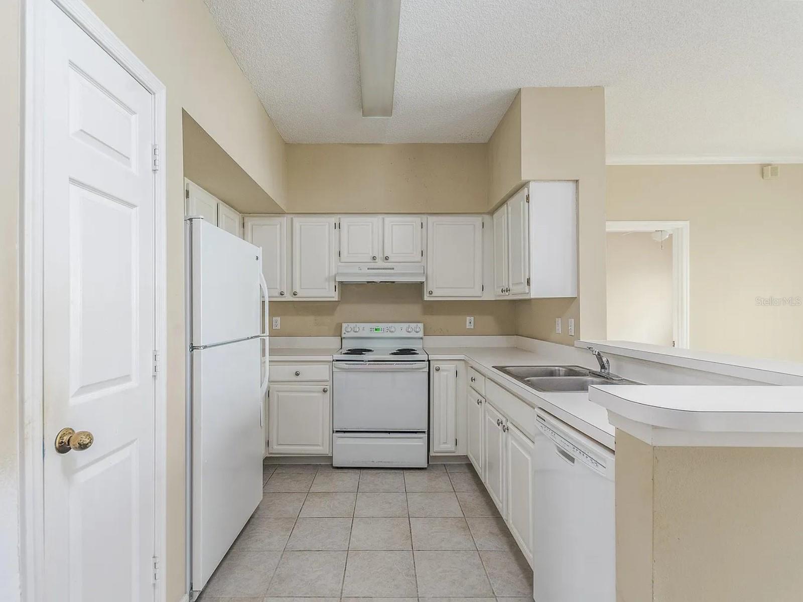 Image 7 of 19 For 10000 52nd Avenue 99