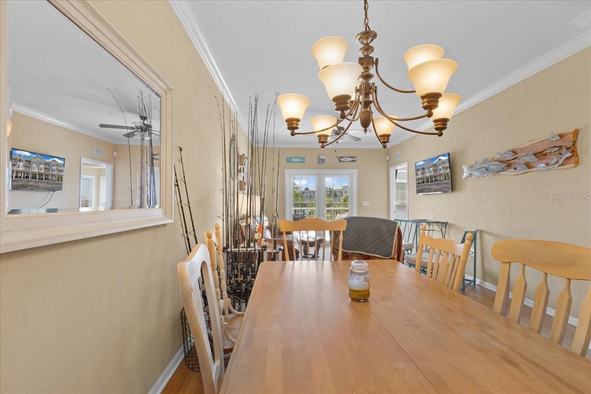 Listing photo id 8 for 54 910th Avenue 115